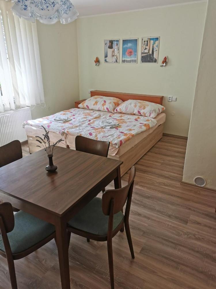 Hotel Alster Jevíčko Kültér fotó